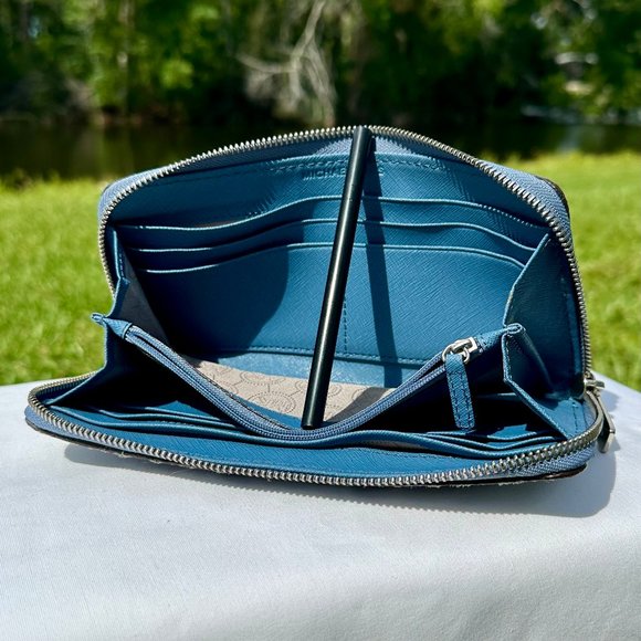 MICHAEL Michael Kors Jet Set Blue & Black Python Snake Large Zip Around Wallet - Picture 6 of 12